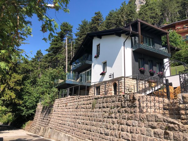 Foto esterno in estate Montanara Chalet