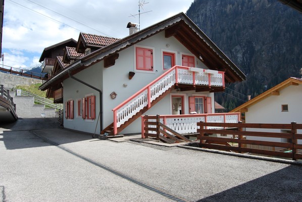 Foto esterno Appartamenti Condominio Col