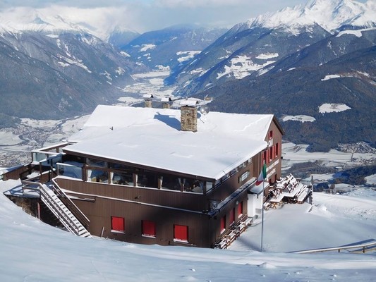 Image Mountain hut CAI Plan De Corones