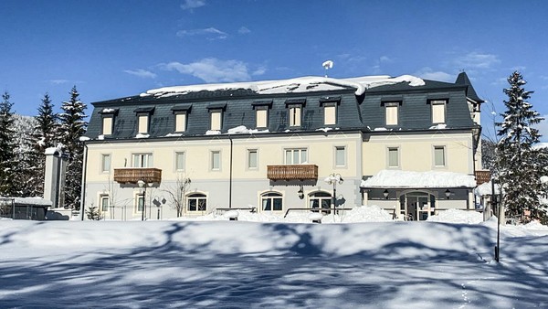 Foto Außenansicht Hotel Saisera