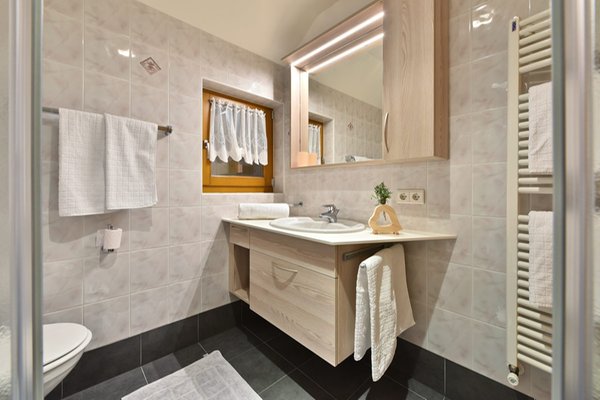 Foto del bagno Appartamenti in agriturismo Pirchnerhof