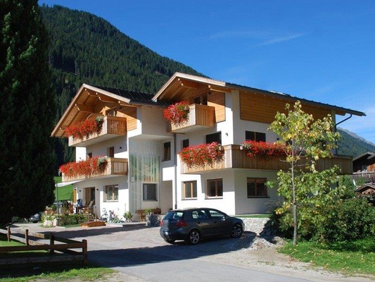 Foto Außenansicht Zimmer + Ferienwohnungen Haus Kargruber