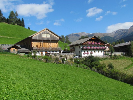 Foto Außenansicht B&B auf dem Bauernhof Ausserharmerhof
