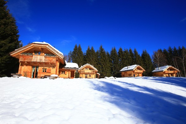 Foto Außenansicht Ferienwohnungen Gli Chalet di Rutte