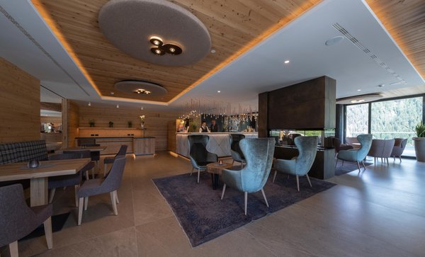 Photo of the bar Ciampedie Luxury Alpine Spa Hotel