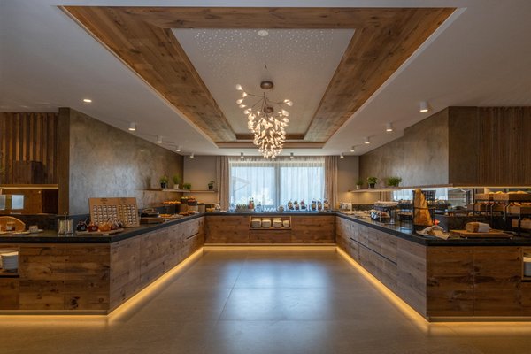 La colazione Ciampedie Luxury Alpine Spa Hotel