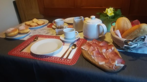 La colazione B&B + Appartamenti Ciesa La Vèrda