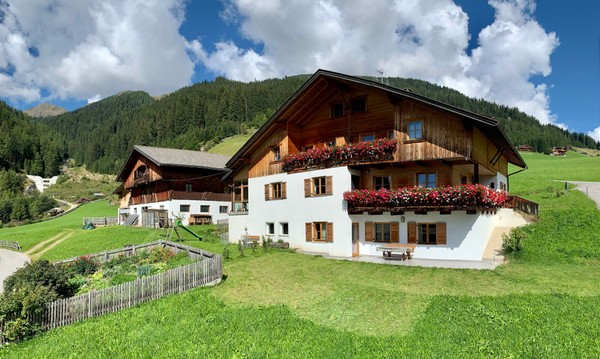 Foto Außenansicht Ferienwohnungen auf dem Bauernhof Neuhuben