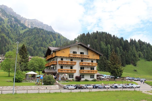 Foto esterno in estate Rifugio Cereda