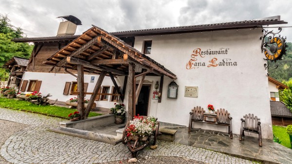 Photo exteriors Bed & Breakfast La Ücia by Fana Ladina