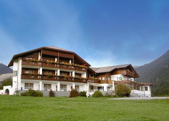 Photo exteriors Hotel Tyrol