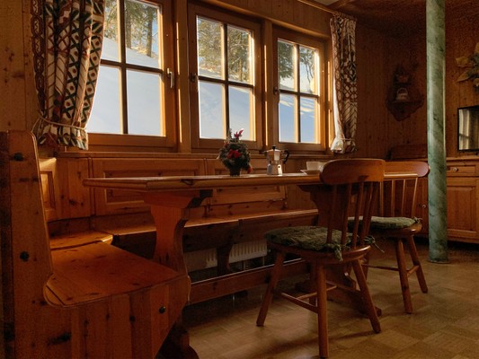 Der Wohnraum Ferienwohnungen Bachlaufen Haus