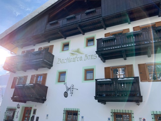 Foto Außenansicht Ferienwohnungen Bachlaufen Haus