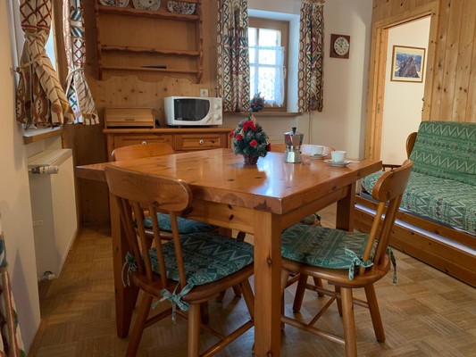 Der Wohnraum Ferienwohnungen Bachlaufen Haus