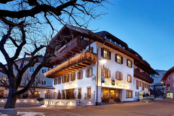 Winter Präsentationsbild Hotel Weisses Lamm