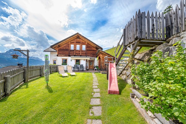 Foto Außenansicht Ferienwohnungen auf dem Bauernhof Al Cir