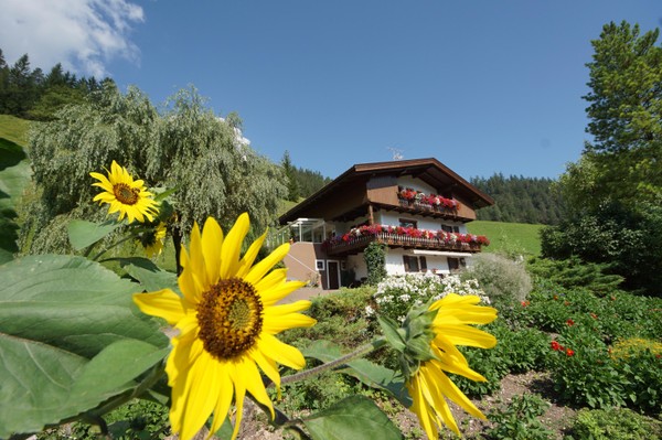 Foto Außenansicht Ferienwohnungen auf dem Bauernhof Fiung