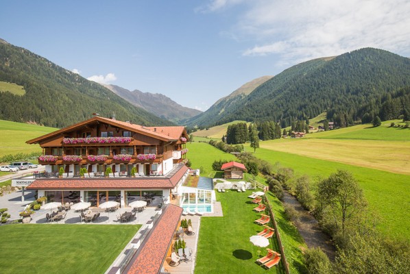 Foto Außenansicht Hotel Magdalenahof