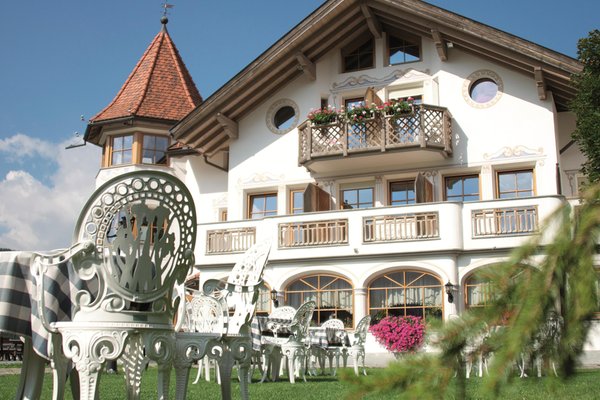 Photo exteriors in summer Turmhotel Gschwendt