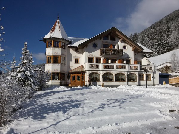 Foto esterno in inverno Hotel Torre Gschwendt