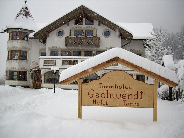 Photo exteriors in winter Turmhotel Gschwendt