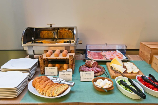La colazione Hotel Liberty