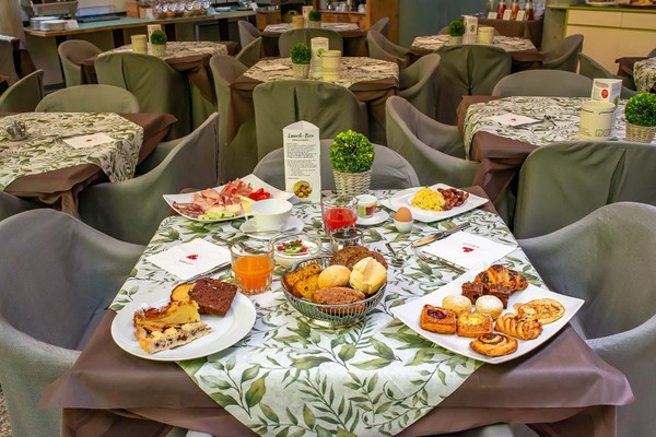 La colazione Hotel Liberty