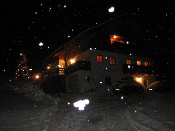 Foto esterno in inverno Lüch da Pespach
