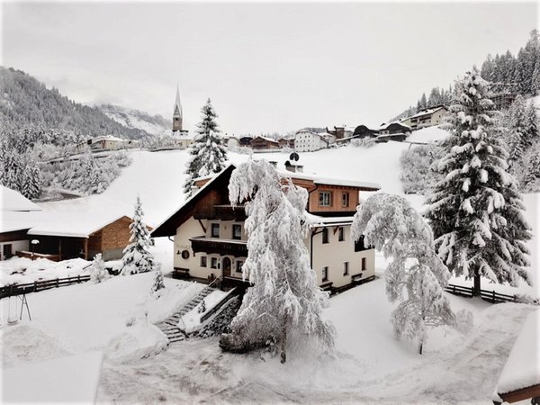 Foto esterno in inverno Planhof