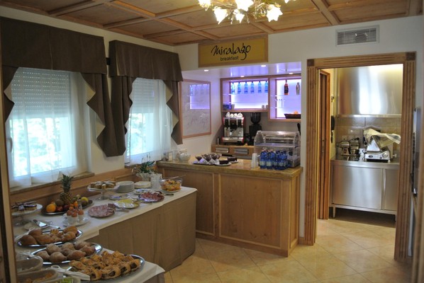 La colazione B&B-Hotel + Residence Miralago