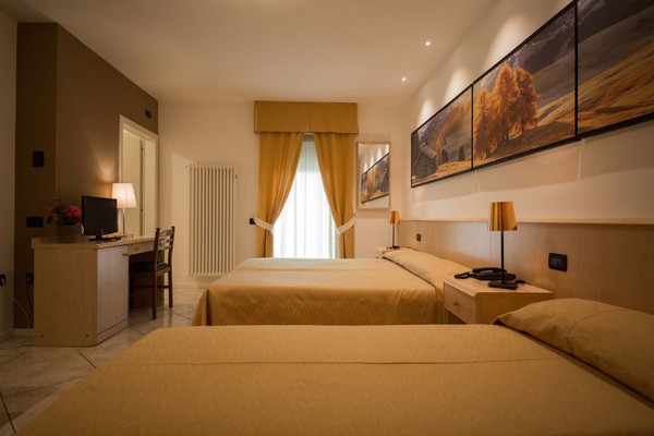 Foto della camera B&B-Hotel + Residence Miralago