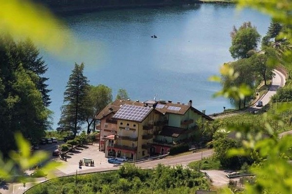 Foto Außenansicht B&B-Hotel + Residence Miralago