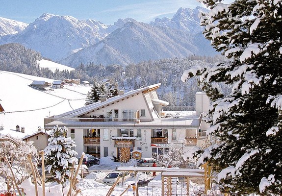 Foto Außenansicht Hotel Pütia