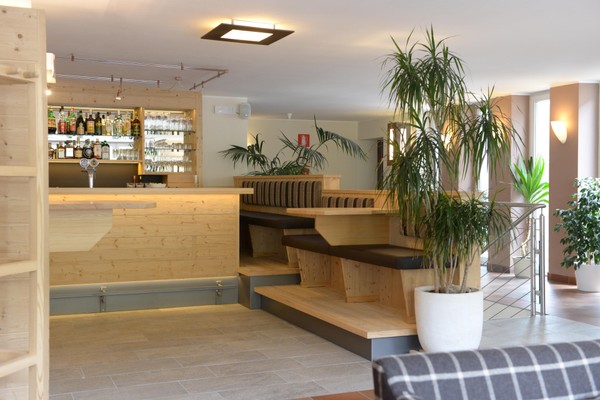 Foto von der Bar Hotel Pütia