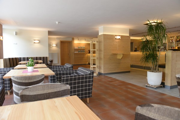 Foto von der Bar Hotel Pütia