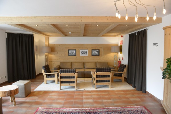 Foto von der Bar Hotel Pütia