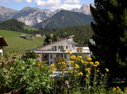Foto esterno Hotel Pütia