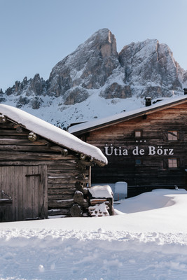 Photo exteriors Mountain Hut-Hotel Ütia de Börz