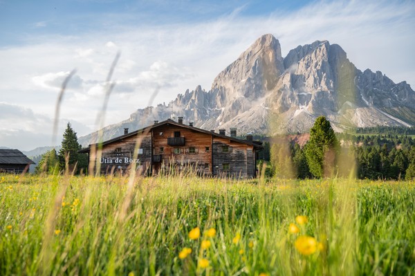 Foto Außenansicht Hütten-Hotel Ütia de Börz