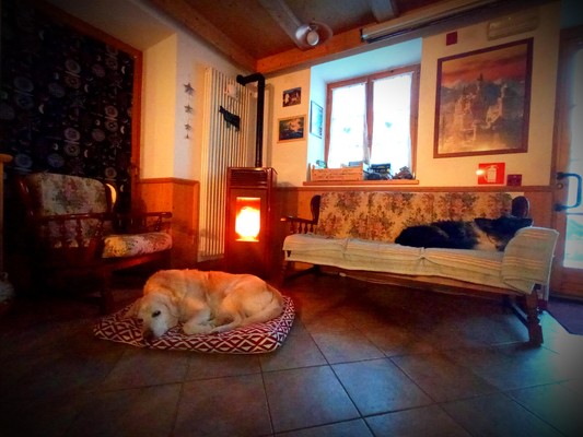 La zona giorno Rifugio-Hotel Sat Lagorai