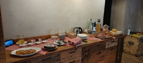 The breakfast Bed & Breakfast Alpentor - Porta delle Alpi