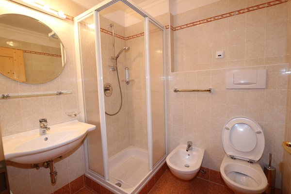 Photo of the bathroom Apartments Ciasa Linda