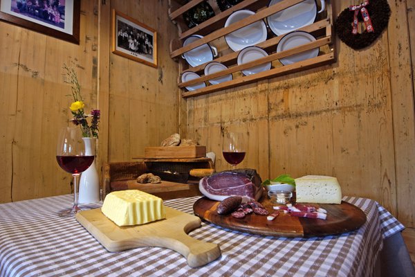 The restaurant Longiarù / Campill (San Martino in Badia / St. Martin in Thurn) Lüch de Vanc'