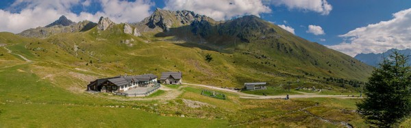 Lage Alm Valbiolo Passo Tonale