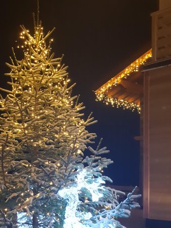 Foto esterno in inverno Chalet Resort La Baita delle Fate