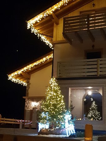 Foto esterno in inverno Chalet Resort La Baita delle Fate