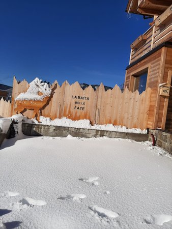 Foto esterno in inverno Chalet Resort La Baita delle Fate