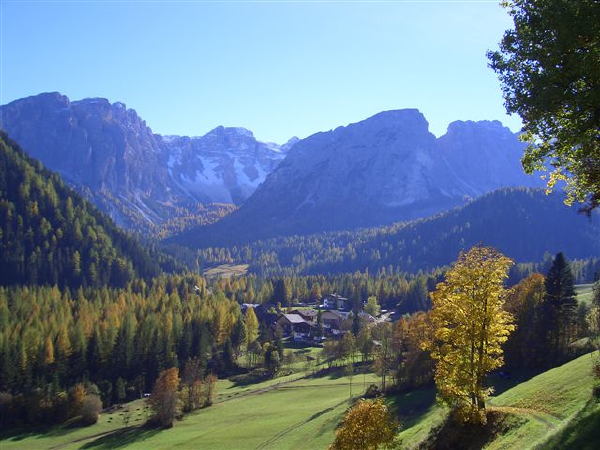Panoramic view Longiarù / Campill (San Martino in Badia / St. Martin in Thurn)