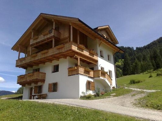 Foto Außenansicht Ferienwohnungen auf dem Bauernhof Valbuna