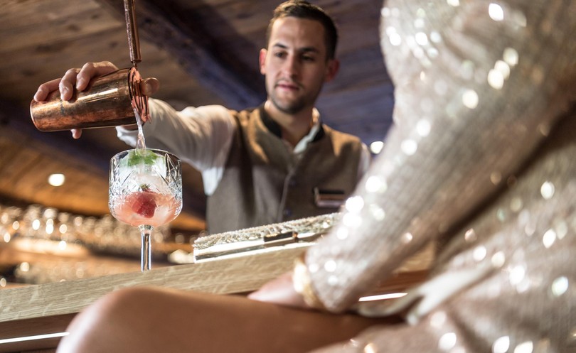 Foto von der Bar ABINEA Dolomiti Romantic SPA Hotel